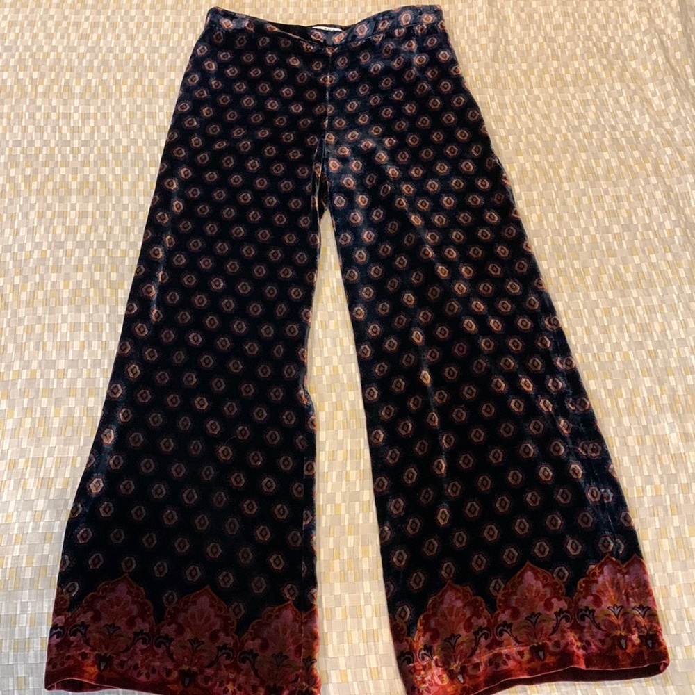 Trina Turk navy patterned velvet pants. Size 8